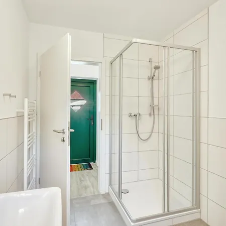 3 Bedroom Awesome In *