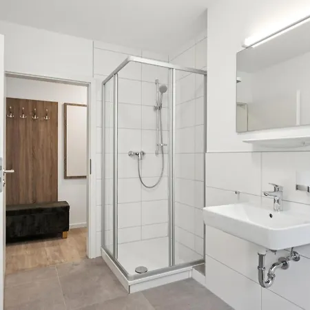 Apartment 3 Bedroom Awesome In *