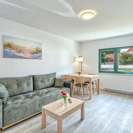 Apartment 3 Bedroom Awesome In Altenkirchen (Mecklenburg-Vorpommern)